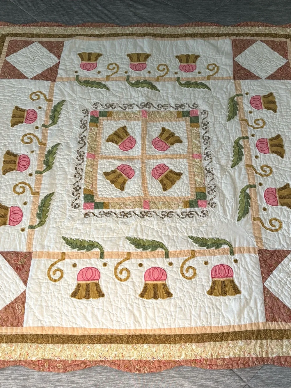 Vtg Appliqué Patchwork Quilt-Floral Tulip Basket Motif By French Tassel 50x50”